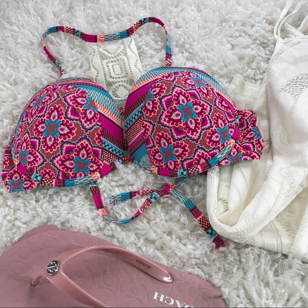 🛍3 FOR $25- SHADE & SHORE- 36D CROCHET BACK